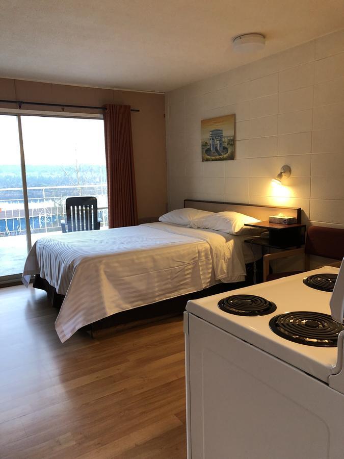 ليديسميث Holiday House Motel المظهر الخارجي الصورة