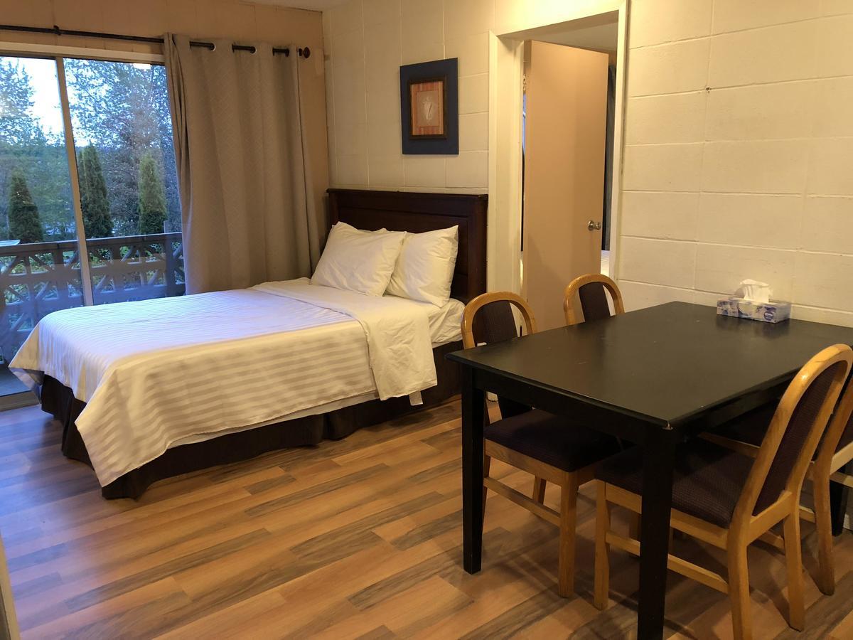ليديسميث Holiday House Motel المظهر الخارجي الصورة