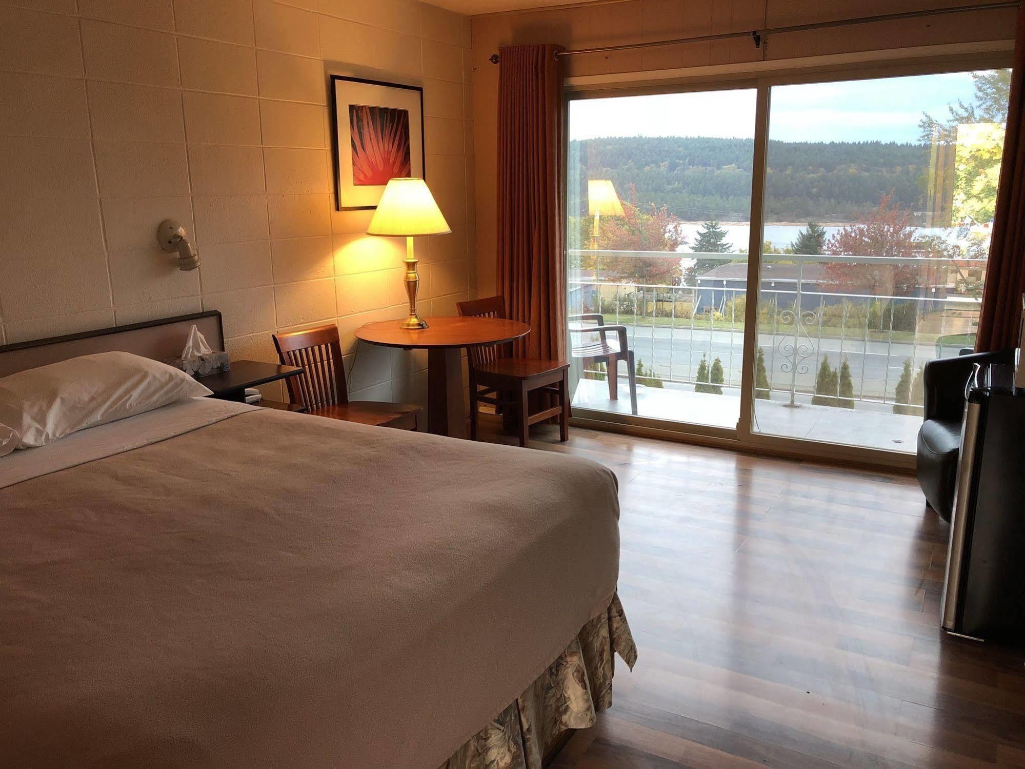 ليديسميث Holiday House Motel المظهر الخارجي الصورة