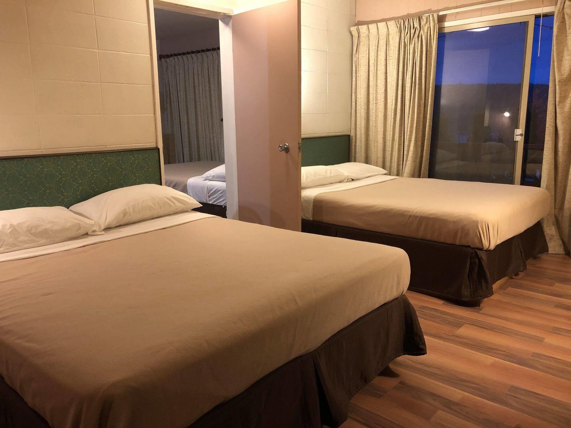 ليديسميث Holiday House Motel المظهر الخارجي الصورة