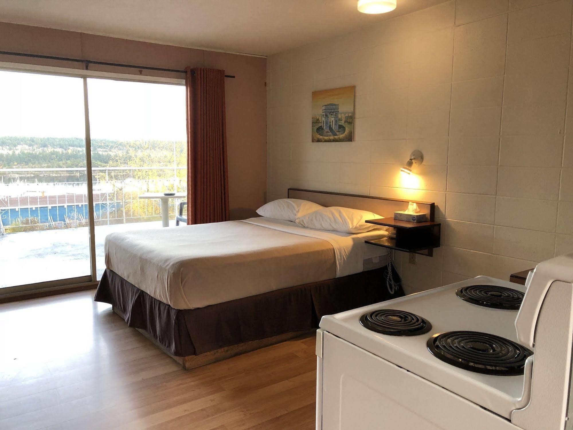ليديسميث Holiday House Motel المظهر الخارجي الصورة